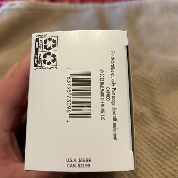 Hallmark Frosty Friends 43rd in Series Keepsake Ornament - Picture 10 of 12